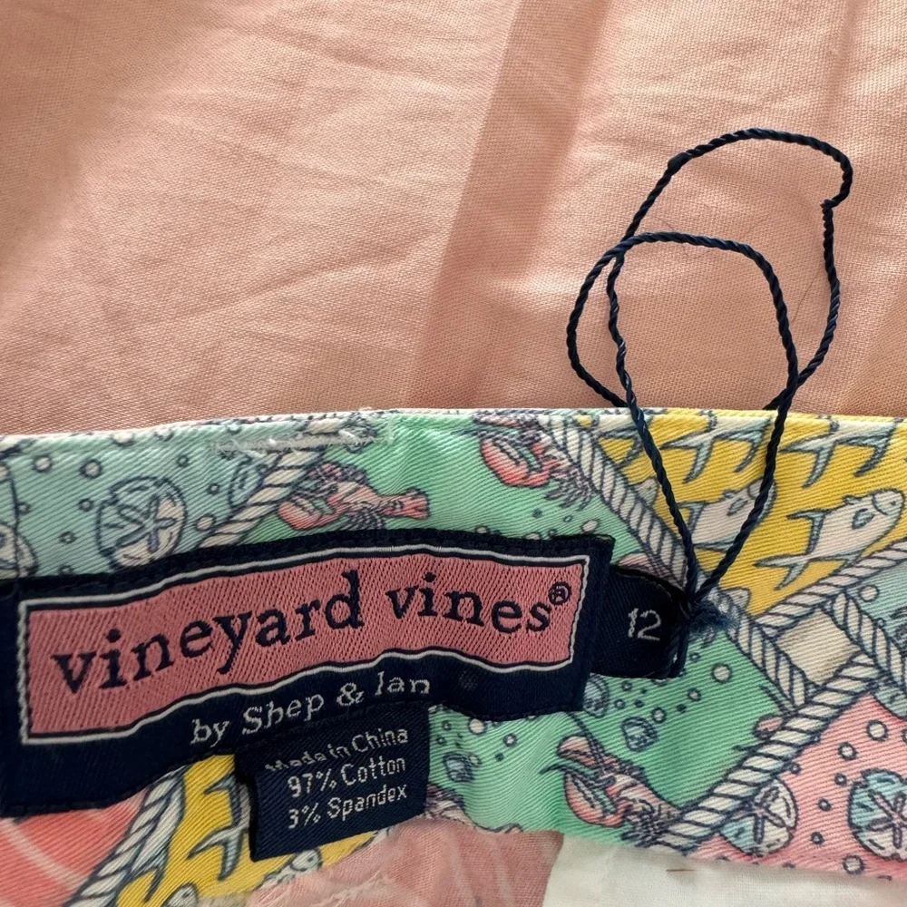 Vineyard vines patchwork shorts like new condition. - Picture 2 of 3